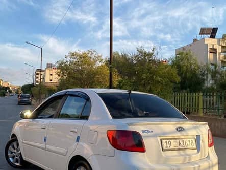 كيا ريو 2010
