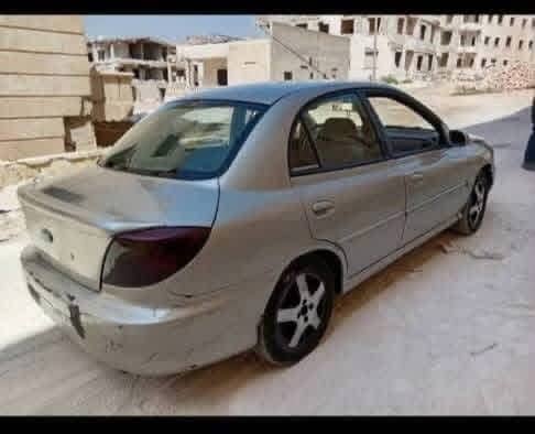 كيا ريو 2001