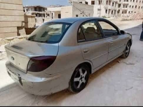 كيا ريو 2001