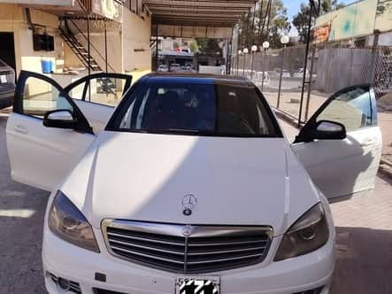 مرسيدس C200 2010