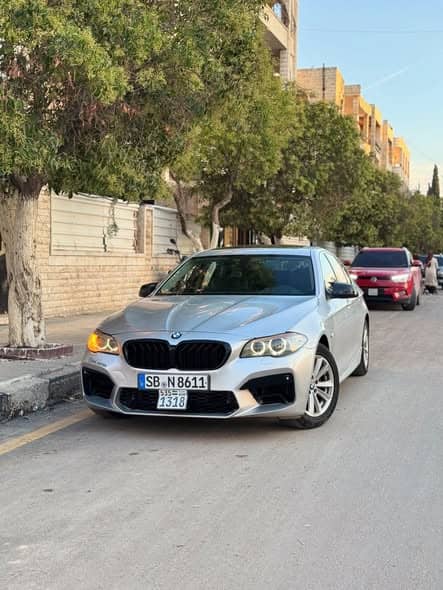 بي إم دبليو 520 2011
