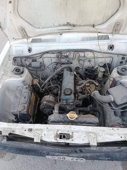 نيسان 1200 1993
