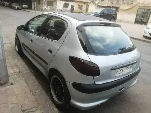 بيجو 206 موديل 2006 بحالة جيدة