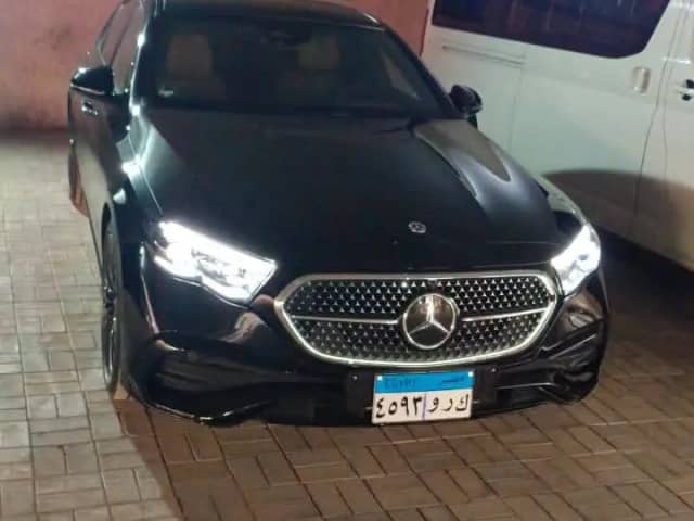 إيجار ليموزين مرسيدس-بنز E-Class 2023 الجديدة كلياً - فخامة لا تضاهى
