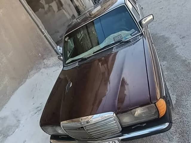 مرسيدس-بنز 200 كلاسيكية موديل 1978 بحالة مميزة