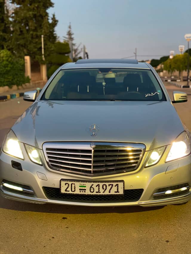 مرسيدس بنز E-Class موديل 2011 بحالة ممتازة