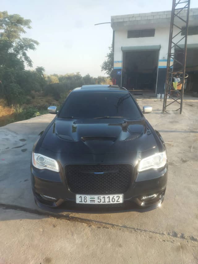 كرايسلر 300C موديل 2014 بحالة ممتازة
