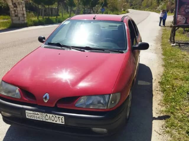 رينو ميجان 2001 بحالة جيدة للبيع