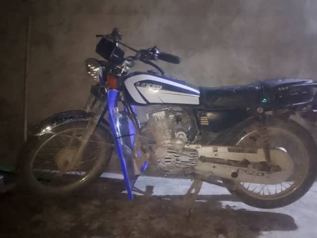 دراجة نارية أكاد CG125 موديل 1992 بحالة جيدة
